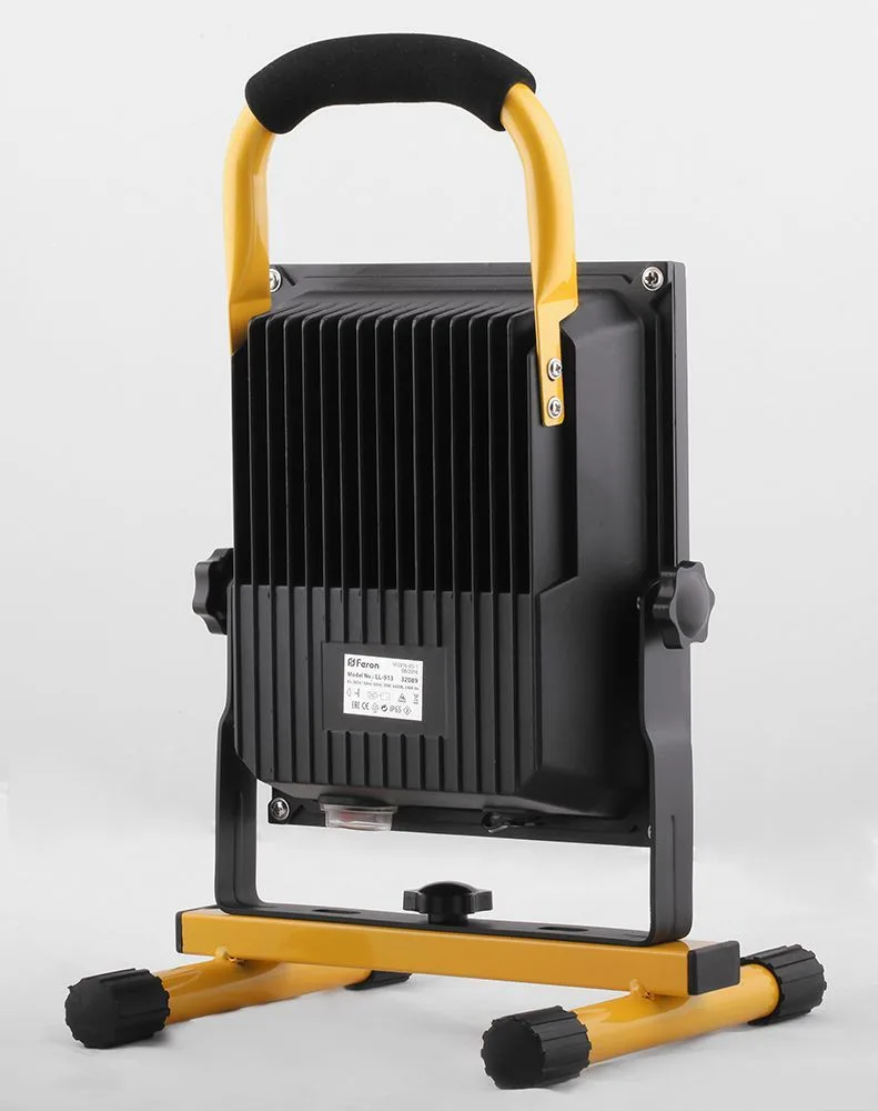 FERON Светодиодный прожектор LL-913 переносной с зарядным устройством IP65 30W 6400K артикул 32089 FERON Светодиодный прожектор LL-913 переносной с зарядным устройством IP65 30W 6400K артикул 32089