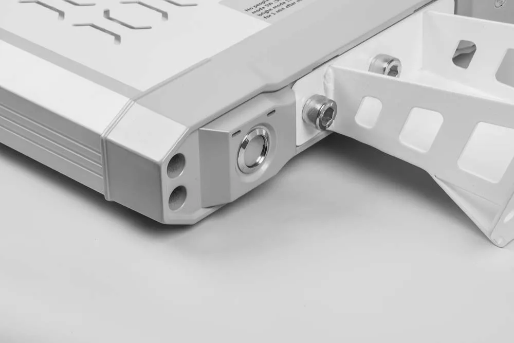 FERON Светодиодный уличный фонарь консольный на солнечной батарее SP2335 8W 6400K с датчиком движения, серый 32029 FERON Светодиодный уличный фонарь консольный на солнечной батарее SP2335 8W 6400K с датчиком движения, серый 32029