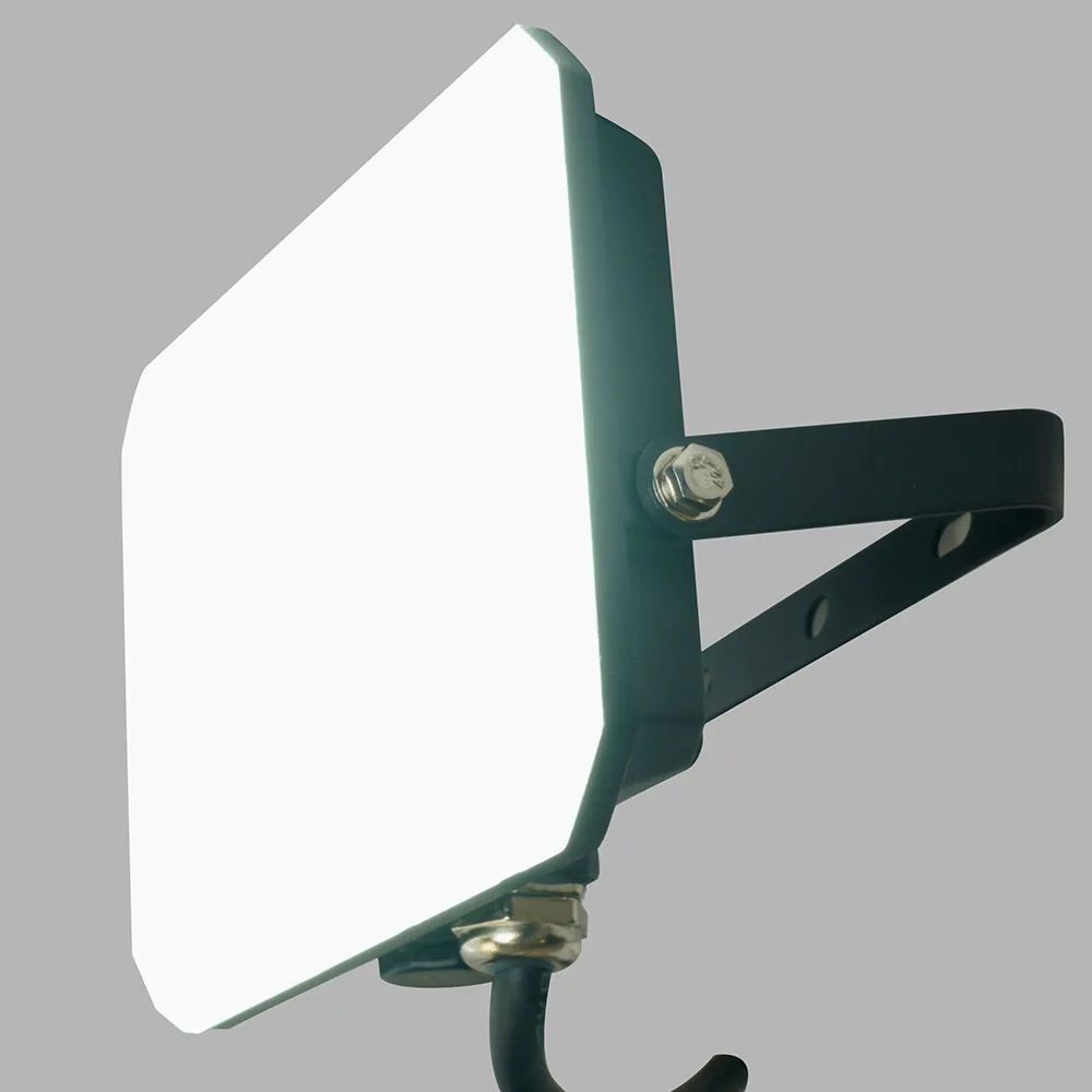 FERON Светодиодный прожектор LL-941 IP65 30W 6400K 51044 FERON Светодиодный прожектор LL-941 IP65 30W 6400K 51044
