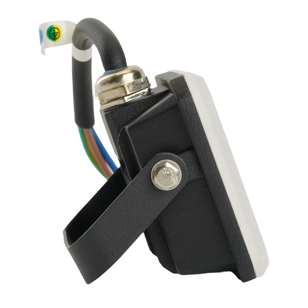 FERON Светодиодный прожектор LL-940 IP65 20W 6400K 51043 FERON Светодиодный прожектор LL-940 IP65 20W 6400K 51043