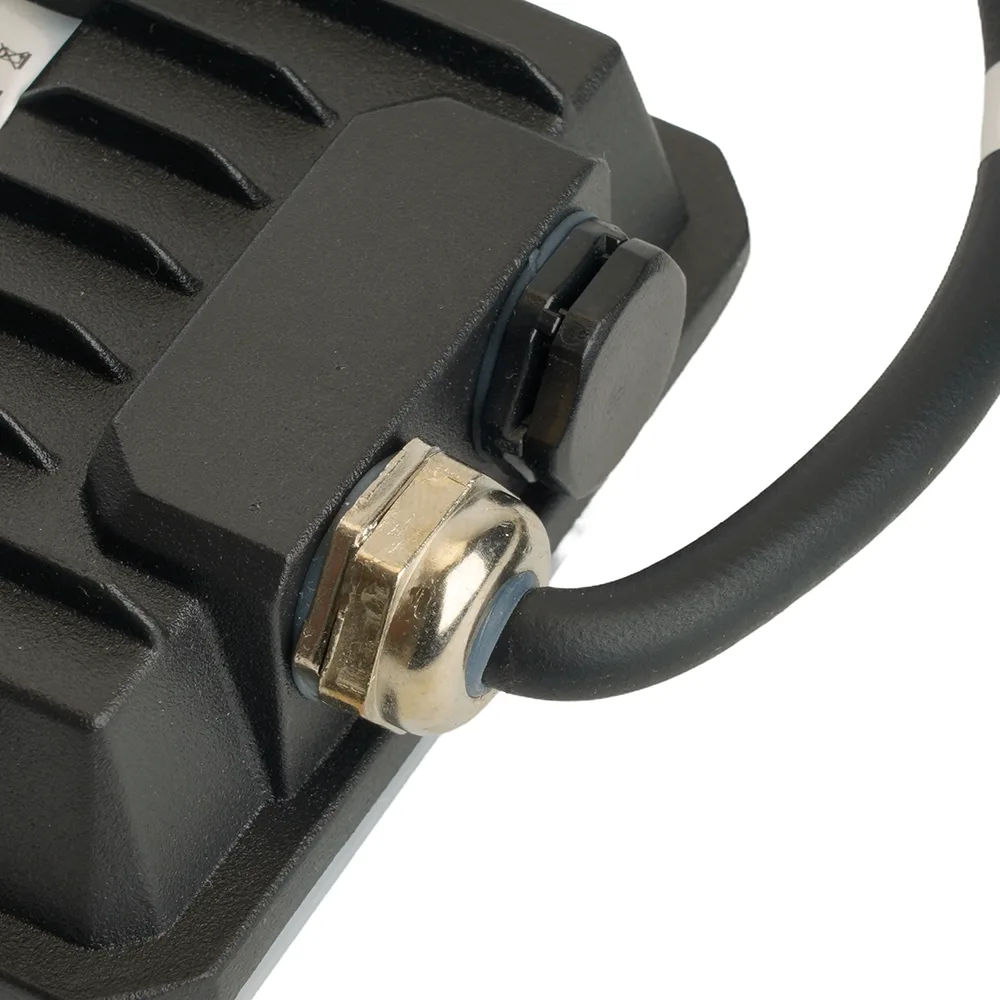 FERON Светодиодный прожектор LL-940 IP65 20W 6400K 51043 FERON Светодиодный прожектор LL-940 IP65 20W 6400K 51043