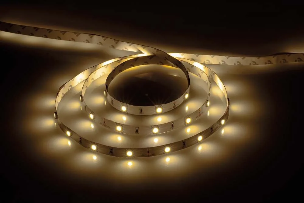 Cветодиодная LED лента FERON LS606, 30SMD(5050)/м 7.2Вт/м  5м IP20 12V 3000К Артикул 27643