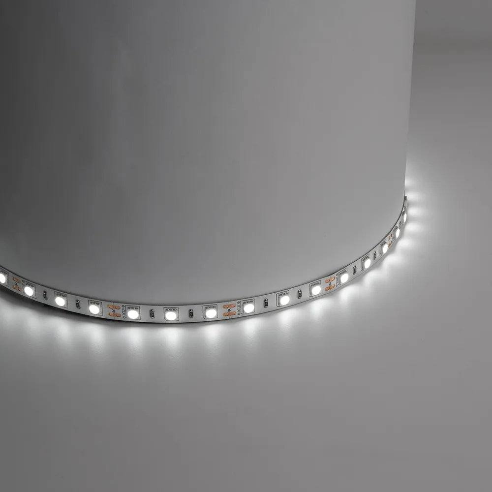 Cветодиодная LED лента FERON LS607, 30SMD(5050)/м 7.2Вт/м  5м IP65 12V 6500К Артикул 27647