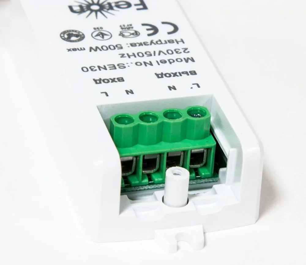 FERON Датчик движения 230V 500W 5-8см 30° белый с 1.5м кабелем SEN30 FERON Датчик движения 230V 500W 5-8см 30° белый с 1.5м кабелем SEN30