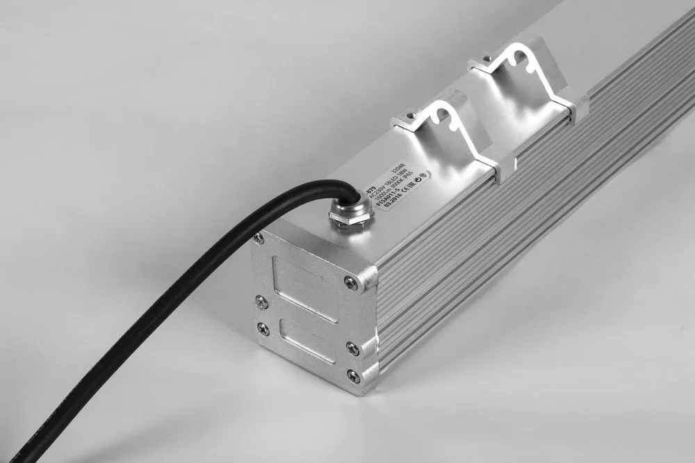 FERON Светодиодный линейный прожектор LL-880 Lux 36W 6500K 230V IP65 32051 FERON Светодиодный линейный прожектор LL-880 Lux 36W 6500K 230V IP65 32051