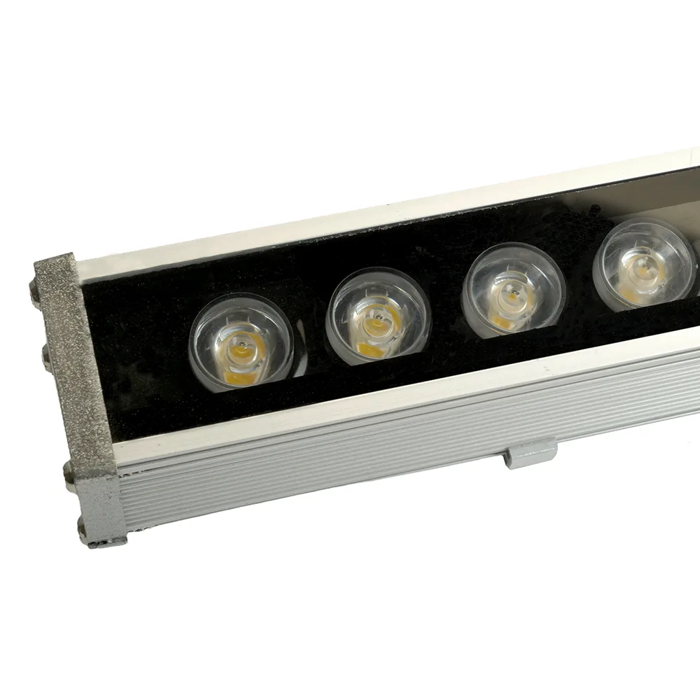 FERON Светодиодный линейный прожектор для подсветки стен LL-890 36W 2700K 85-265V IP65 32157 FERON Светодиодный линейный прожектор для подсветки стен LL-890 36W 2700K 85-265V IP65 32157