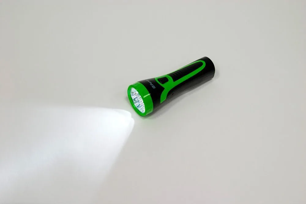 FERON Фонарь аккумуляторный ручной 7LED 0,6W со встроенной вилкой для зарядки, зеленый, TL043 12958 FERON Фонарь аккумуляторный ручной 7LED 0,6W со встроенной вилкой для зарядки, зеленый, TL043 12958