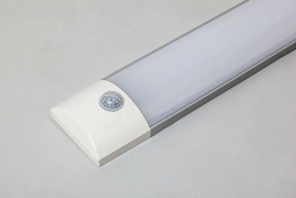 FERON Светодиодный светильник 100LED 4500K 18W с датчиком, AL5055 FERON Светодиодный светильник 100LED 4500K 18W с датчиком, AL5055