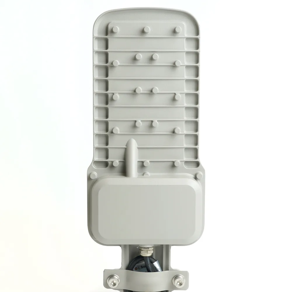 FERON Светодиодный уличный консольный светильник SP3040 50W 5000K 230V, серый 41548 FERON Светодиодный уличный консольный светильник SP3040 50W 5000K 230V, серый 41548