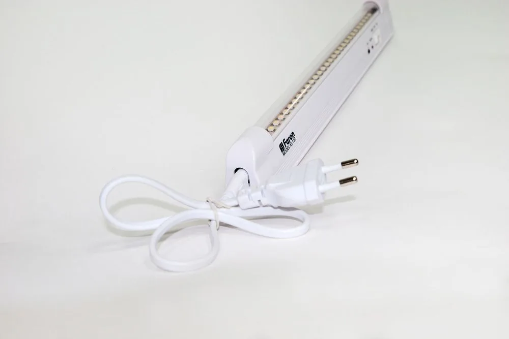 FERON Светильник аккумуляторный, 30LED AC/DC, белый, EL130 артикул 12667 FERON Светильник аккумуляторный, 30LED AC/DC, белый, EL130 артикул 12667