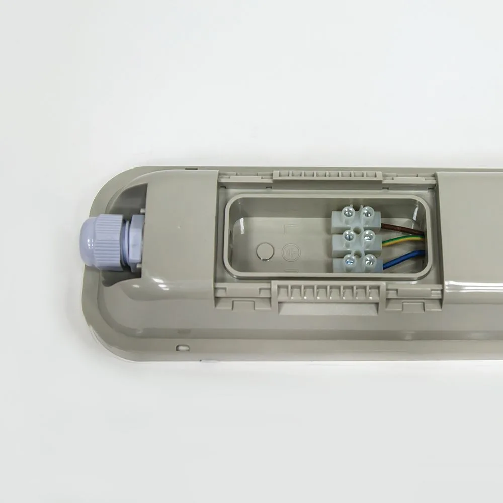 FERON Светодиодный светильник 192LEDs 6400K 40W в пластиковом корпусе IP65, AL5050 FERON Светодиодный светильник 192LEDs 6400K 40W в пластиковом корпусе IP65, AL5050